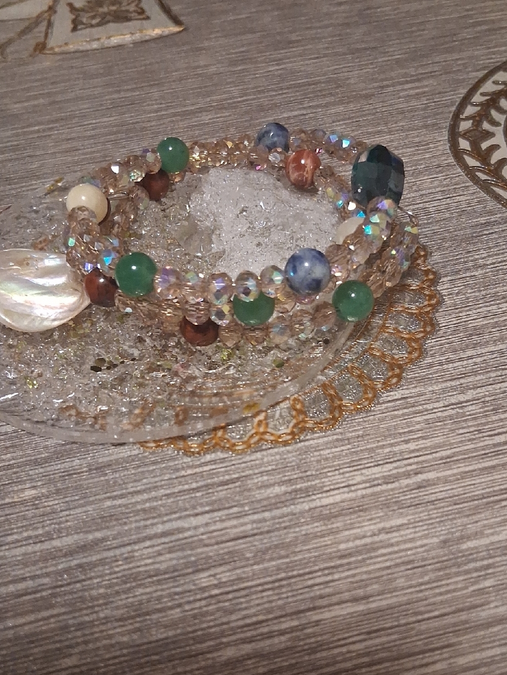 Multicolor Beaded Shell Pendant Bracelet - - Picture 2 of 5